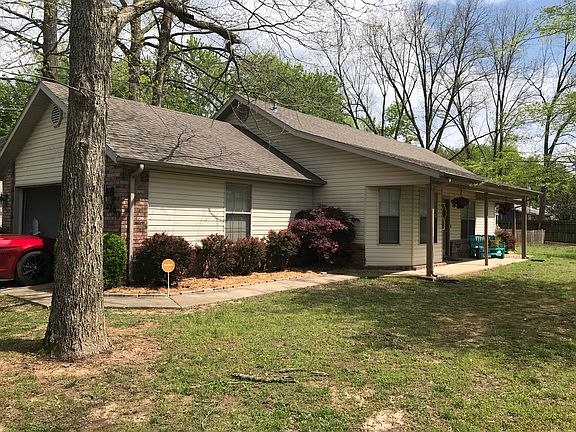 2nd image of 2290 Oaklawn Ave