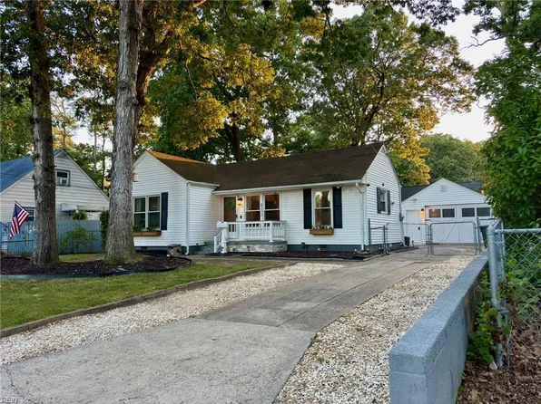 8213 Redwood Cir, Norfolk, VA 23518