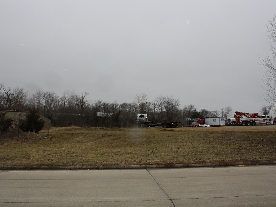 1st image of Hillsdale Rd