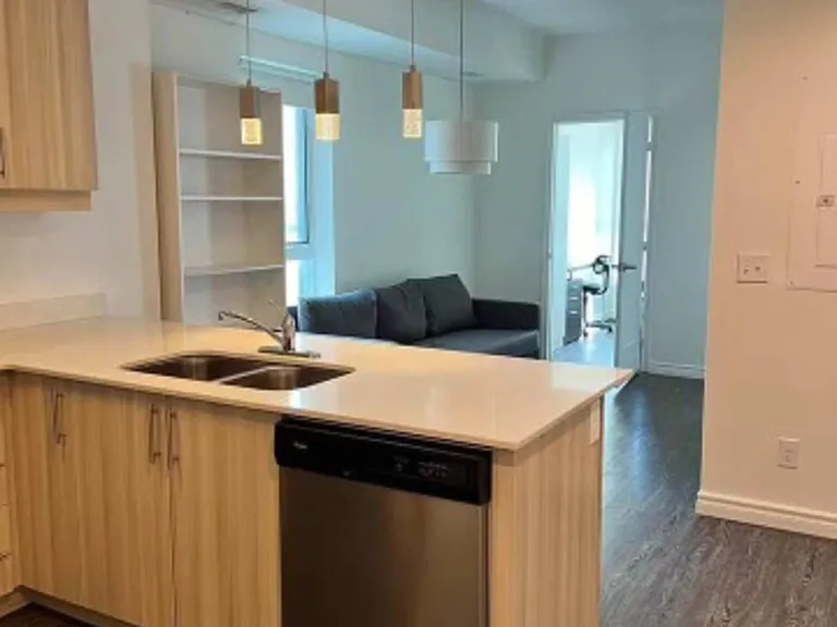 158 King St N #1005 — Photo 2