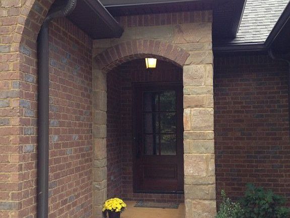 5th image of 124 Southgate Ln