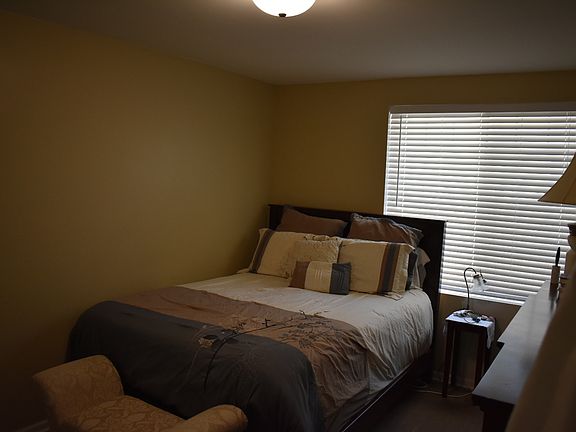 2nd image of 258 W Whispering Oaks Ln