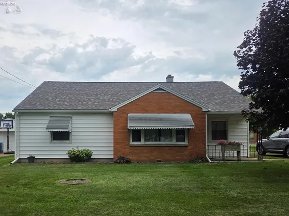609 Clinton St, Pt Clinton, OH 43452