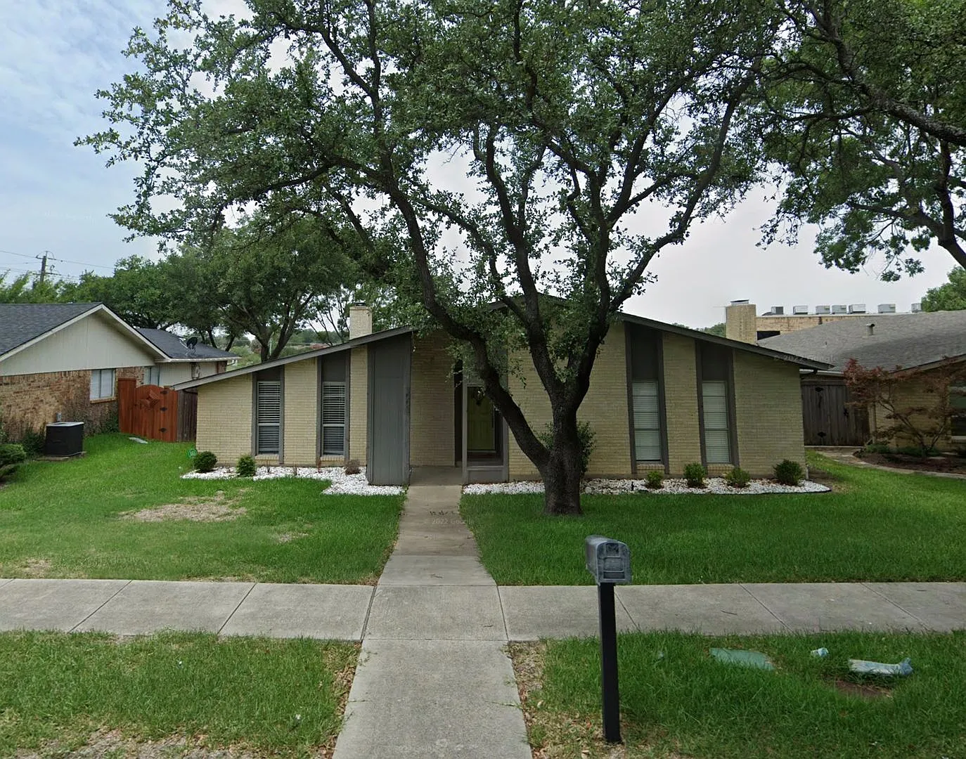 Beautifully Crafted 3-2-2 in Carrollton! — Photo 1