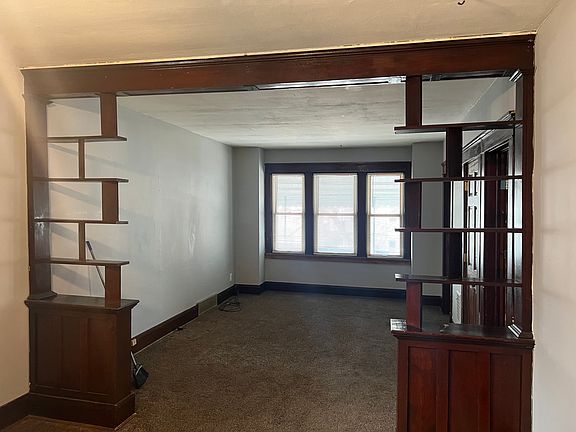 3rd image of 121 Condon Ave
