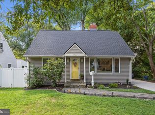 5722 Denfield Rd, Rockville, MD 20851