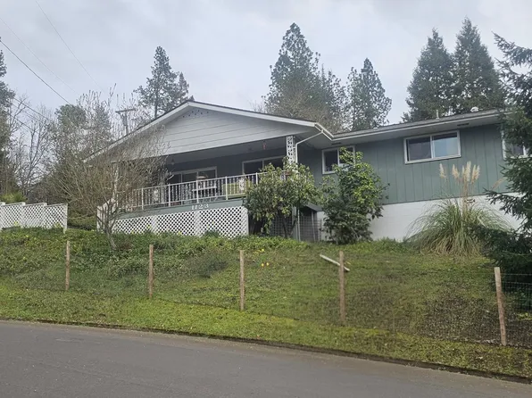 1123 SE Hawthorne Dr, Roseburg, OR 97470