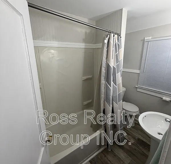 2835 Midwood Ave — Photo 4