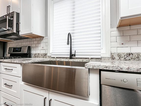 3rd image of 447 W 81st St #2