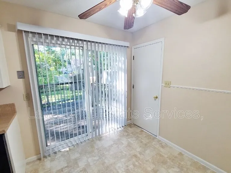 617 NE 3rd St — Photo 5
