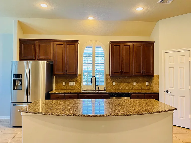 24823 Dutton Point Dr — Photo 15