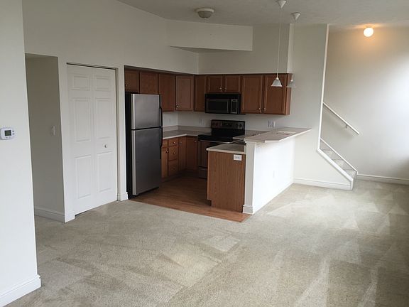 2nd image of 457 Washington Ave APT 3