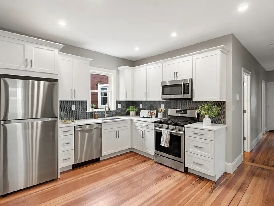 17 Van Winkle St #3