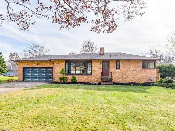 2nd image of 9949 Lynn Dr