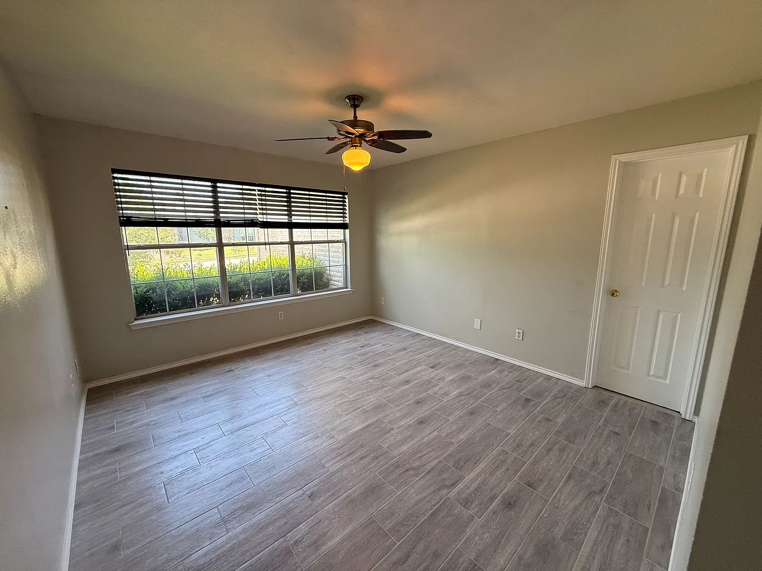 3 bed, 1107 sqft, $1,445 — Photo 3