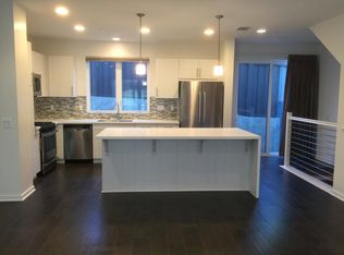 1650 N Adamson St, Los Angeles, CA 90026