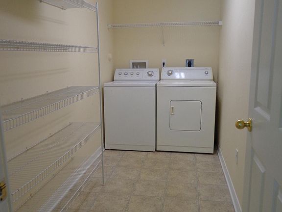 5th image of 123 NW Dorchester