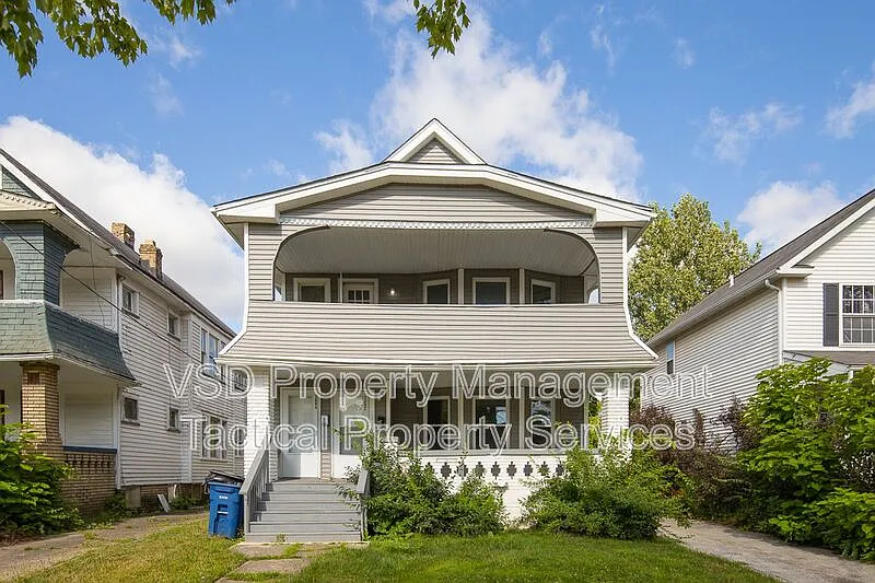 2 bed, 1.0 bath, 1100 sqft, $895 — Photo 1