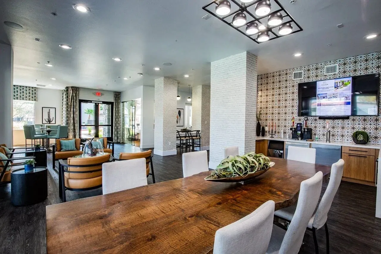 Colton Apartments — Photo 3