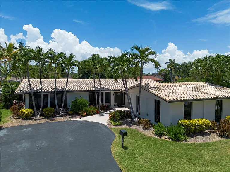 636 Hibiscus Dr — Photo 12