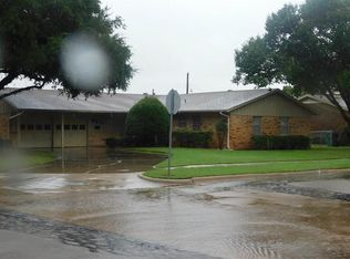 901 Mimosa St, Burkburnett, TX 76354