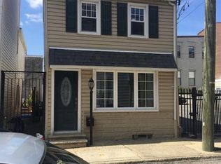 1116 Earl St, Philadelphia, PA 19125