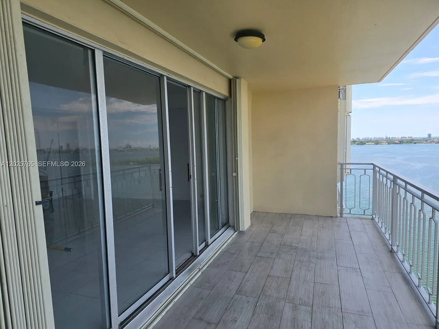 11111 Biscayne Blvd — Photo 2
