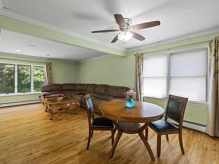 286 Gilbert Ave — Photo 5