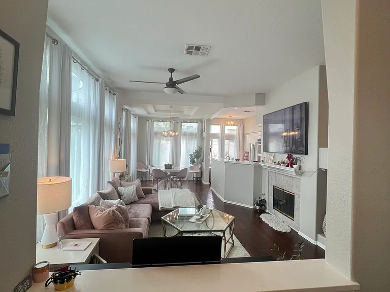 7527 Hazard Center Dr — Photo 10