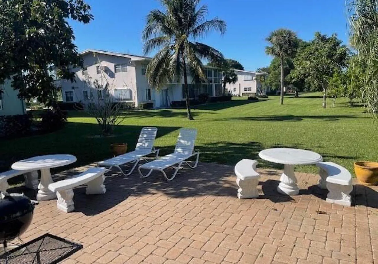 2 bed, 1.0 bath, 819 sqft, $1,650 — Photo 1