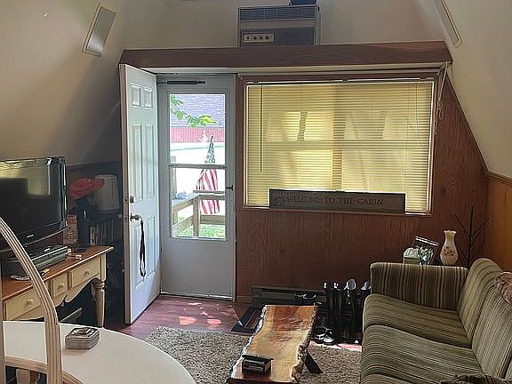 Family room w/picture window