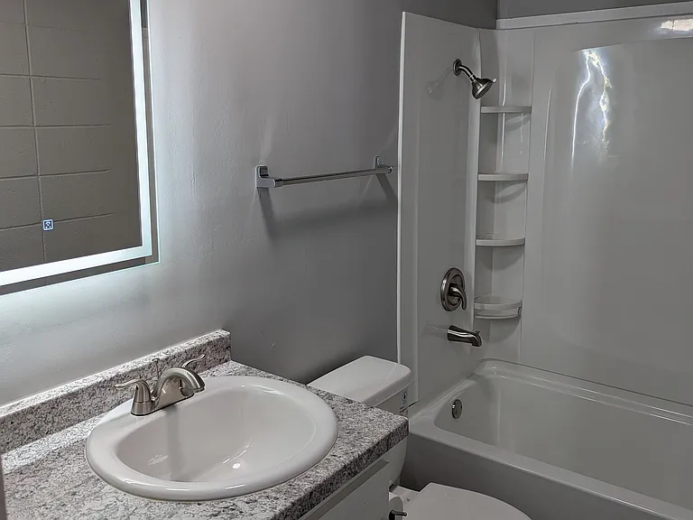 Campus View Apartments — Photo 20