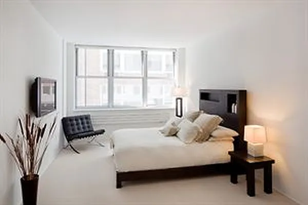 Sold by Douglas Elliman | media 15