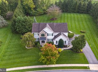 97 Caernarvon Dr, Elverson, PA 19520