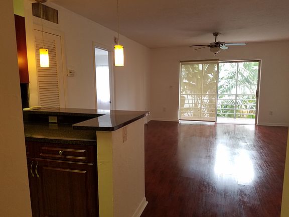 5th image of 2640 NE 135th St APT 318