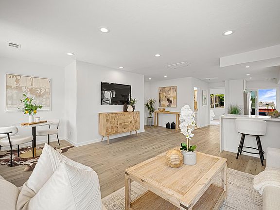 4th image of 332 Napa Avenue