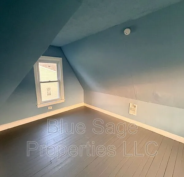 913 8th Ave — Photo 31