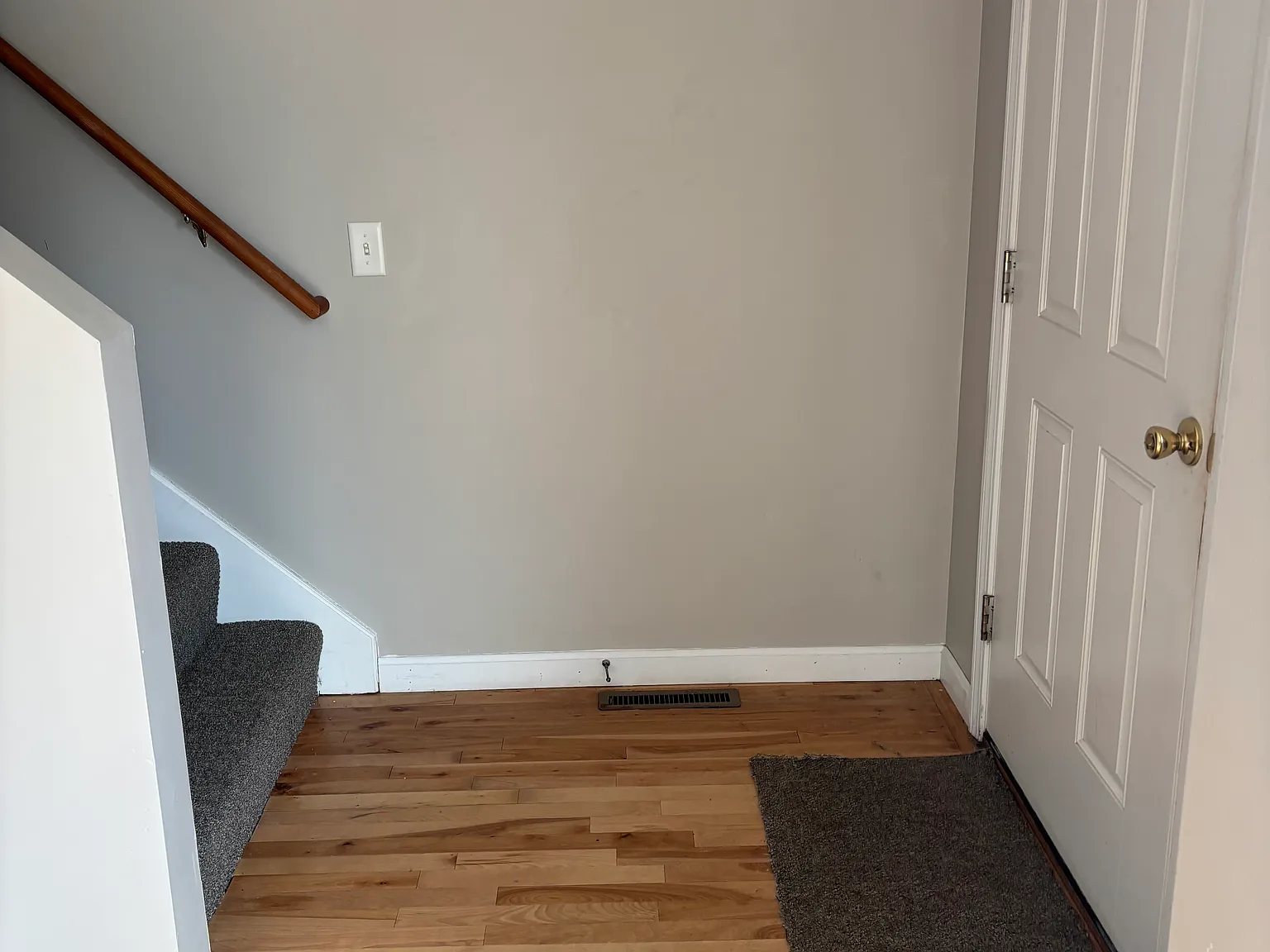 2 bed, 1.5 bath, 1058 sqft, $2,000 — Photo 2