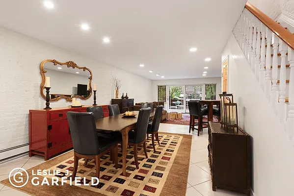 Sold by Leslie J. Garfield | media 6