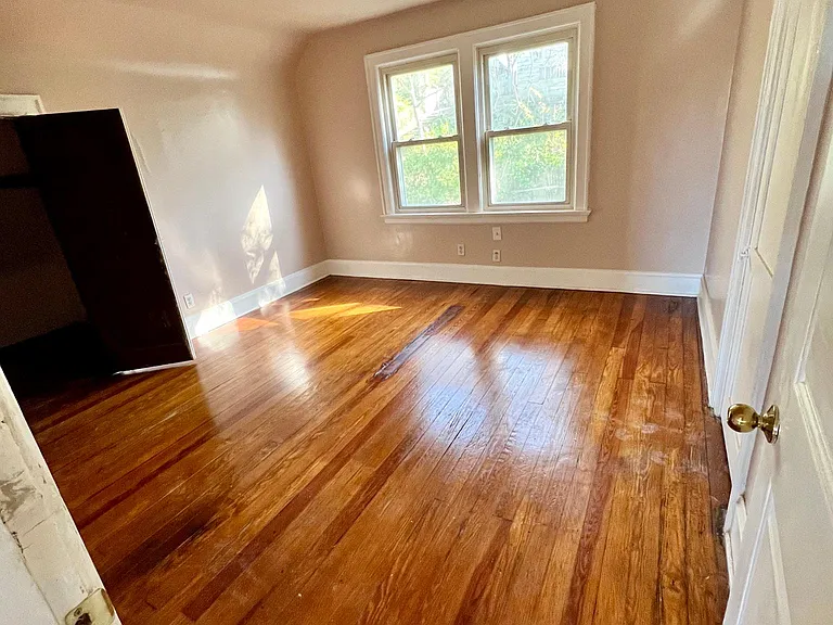 726 Woodlawn Ave — Photo 7