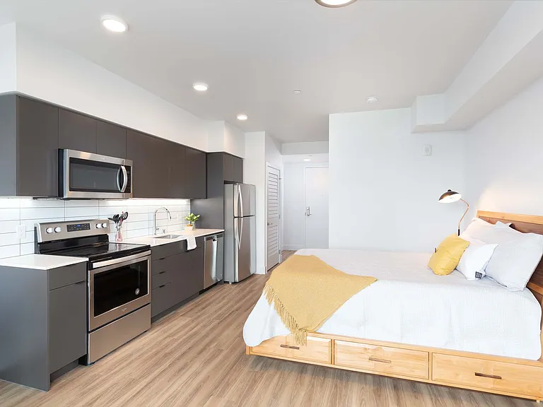 Adell Apartments — Photo 24