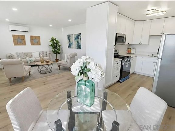 3rd image of 415 E 26th St #415