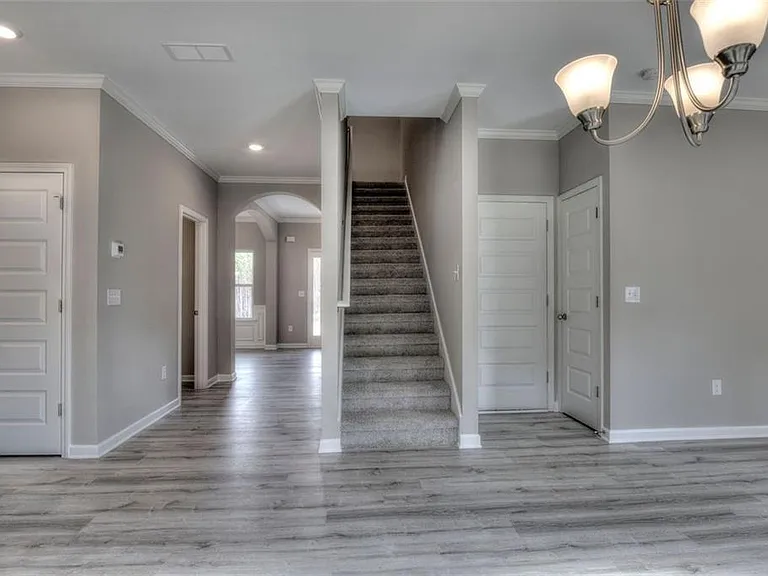 106 Belmont Ln — Photo 5