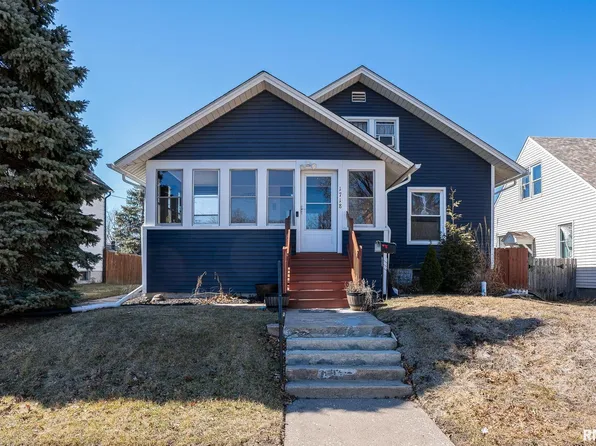 1718 N Howell St, Davenport, IA 52804