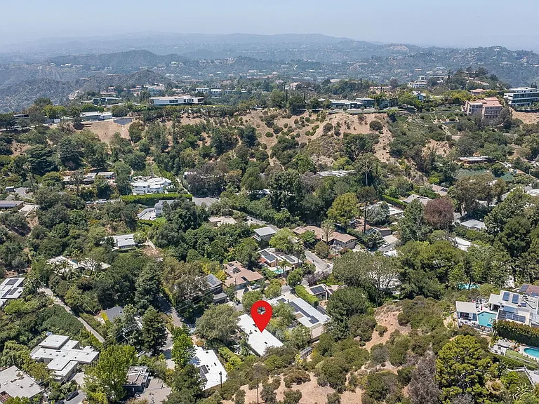 8967 Wonderland Park Ave — Photo 59