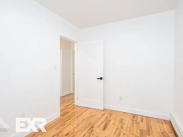 9 Hunterfly Pl #2F — Photo 12