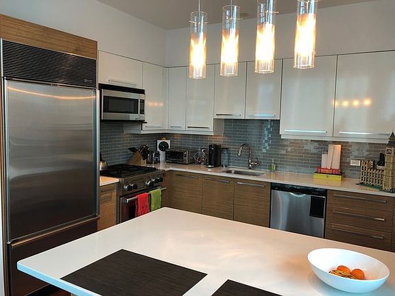 3rd image of 110 W Superior St Unit 1604
