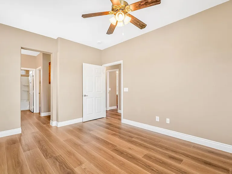 7616 Perla Del Mar Ave — Photo 11