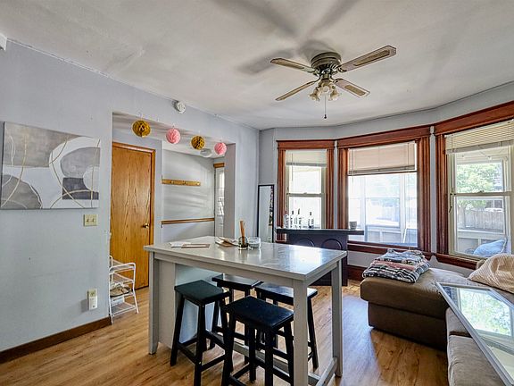 4th image of 535 W Dayton St