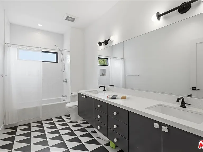 11003 Ocean Dr — Photo 33